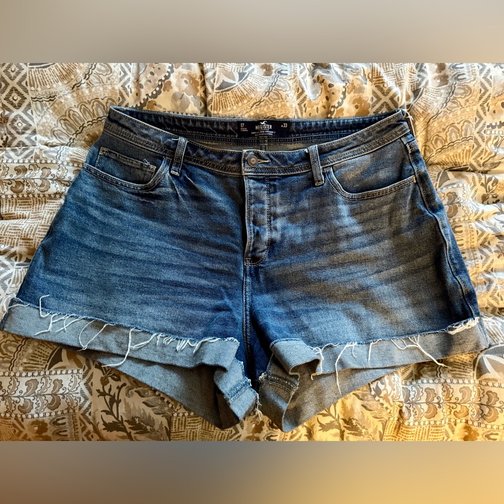 Hollister Curvy High Rise Mom Shorts Size 17